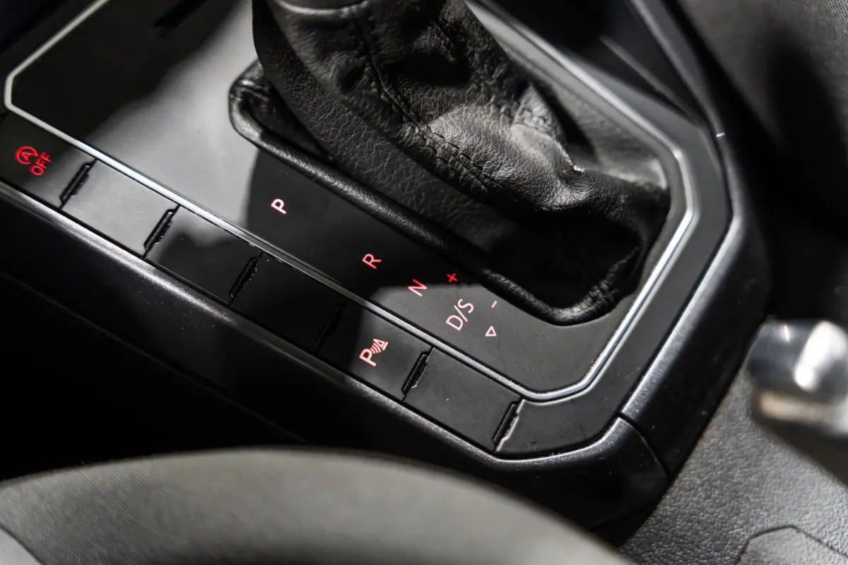 1.0 TSI R-line DSG NAVI CAMERA CRUISE