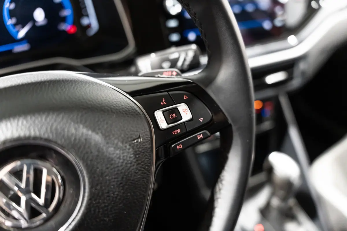 1.0 TSI R-line DSG NAVI CAMERA CRUISE
