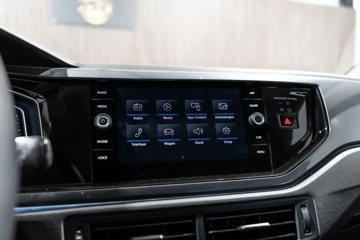 1.0 TSI R-line DSG NAVI CAMERA CRUISE