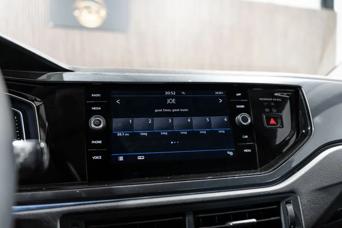 1.0 TSI R-line DSG NAVI CAMERA CRUISE