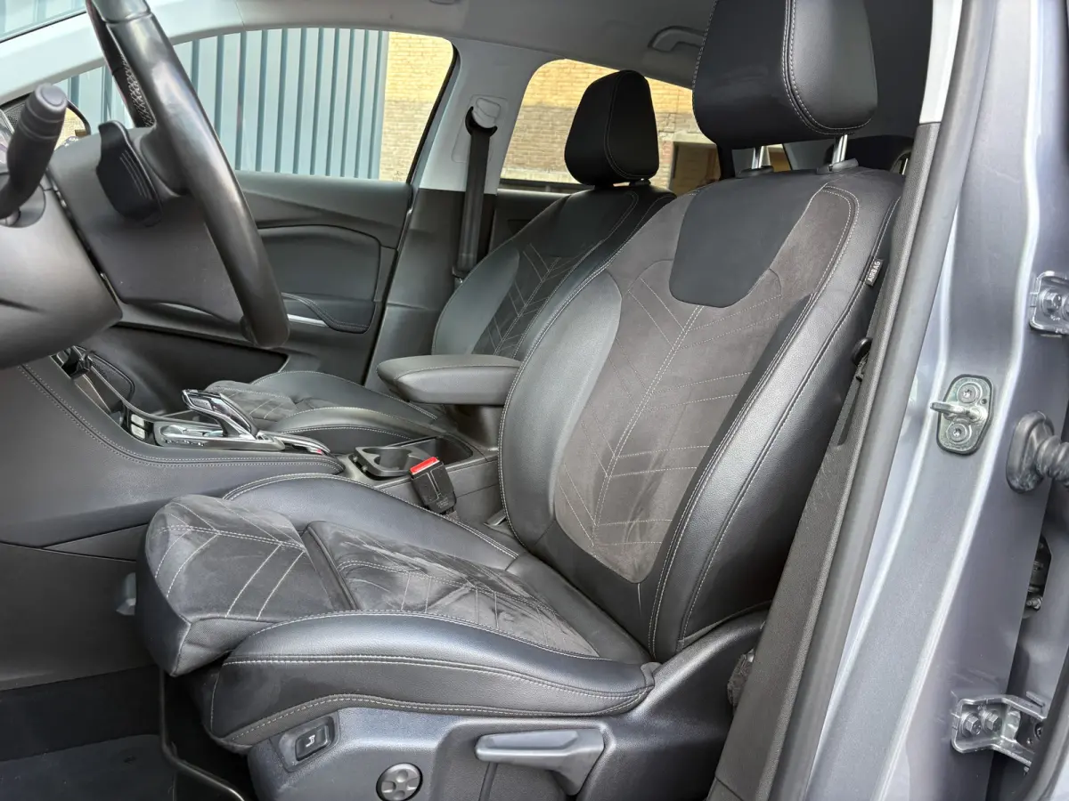 1.2 Turbo GS Line | Keyless | Adapt. Cr. | Matrix Led | Prijs Rijklaar!!