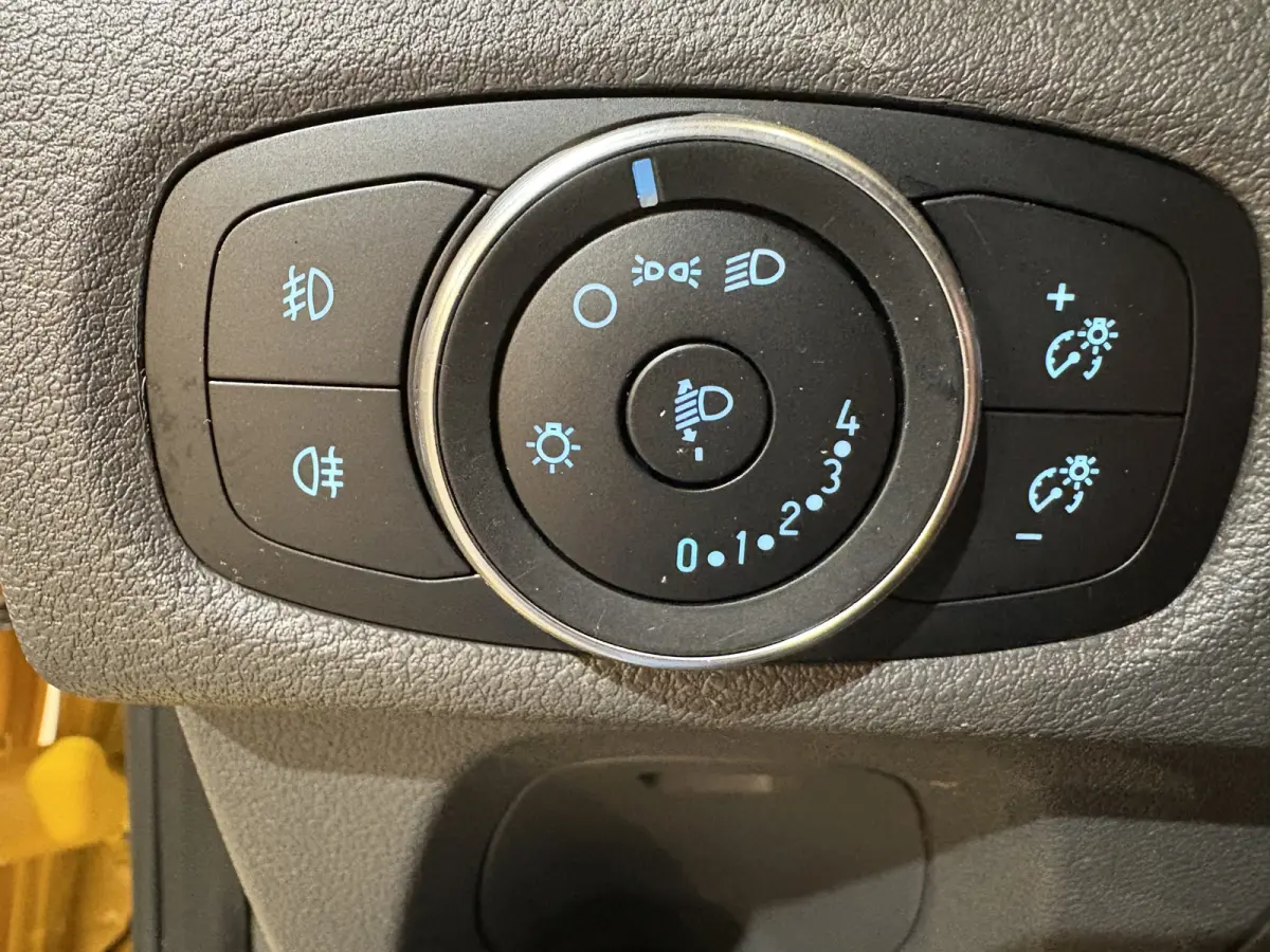 340 2.0 TDCI L2H1 Trend 130 PK / Euro 6 / Airco / Cruise Control / Trekhaak / Imperiaal / PDC