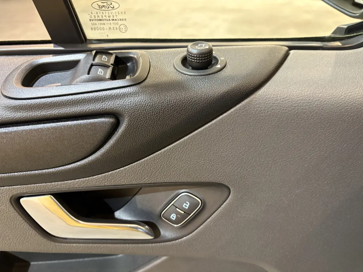 340 2.0 TDCI L2H1 Trend 130 PK / Euro 6 / Airco / Cruise Control / Trekhaak / Imperiaal / PDC