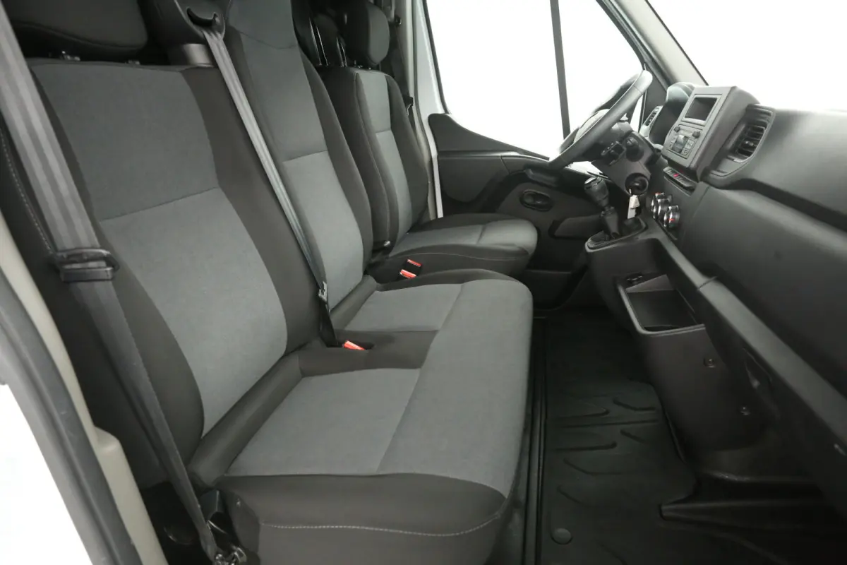 2.3 L2H2 | Airco | 3 Zits | Trekhaak | Parkeersens. | Elektrpakket