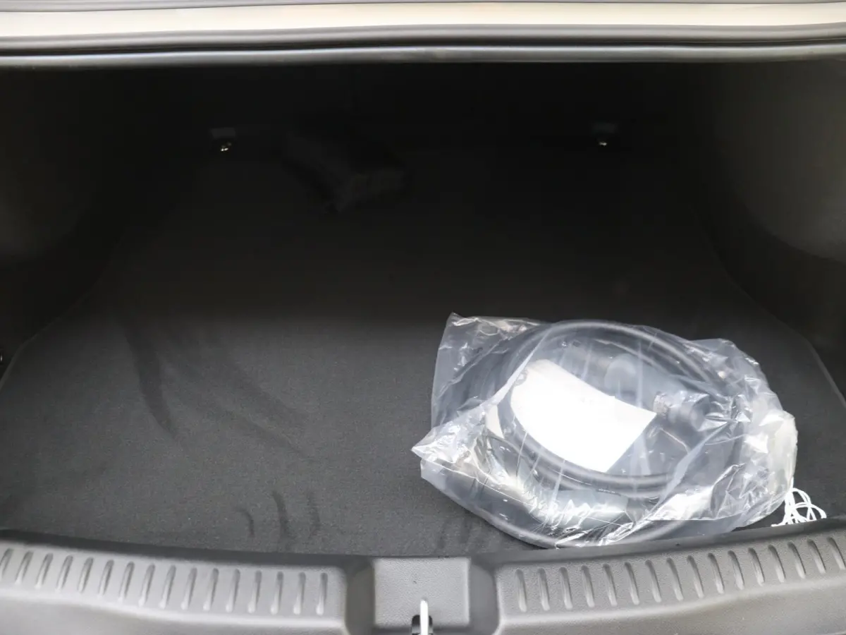 200 Business Solution AMG 58 kWh Nightpakket - Carplay - Dodehoek Assistent - Sfeerverlichting - Achteruitrijcamera - Stoelverwarming