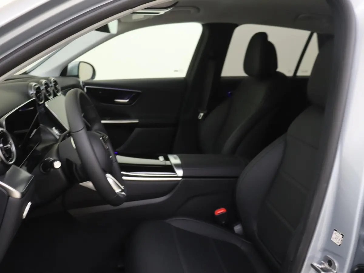 4MATIC Business Solution Luxury Carplay - Stoelverwarming - Achteruitrijcamera - 19 Inch - Elektrische Spiegels