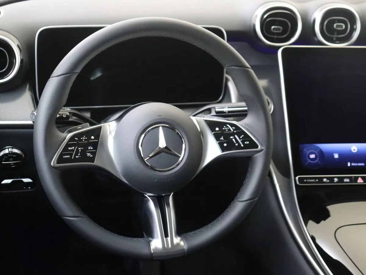 4MATIC Business Solution Luxury Carplay - Stoelverwarming - Achteruitrijcamera - 19 Inch - Elektrische Spiegels
