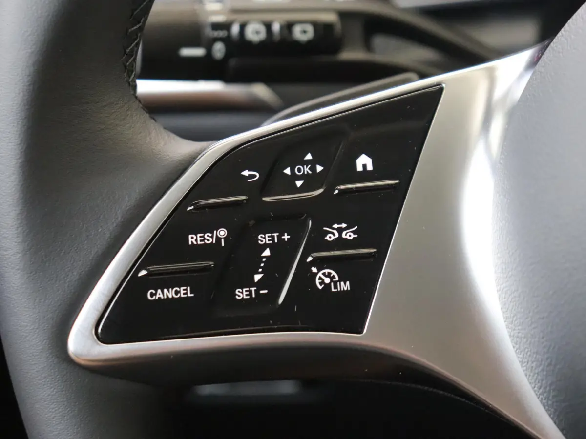 4MATIC Business Solution Luxury Carplay - Stoelverwarming - Achteruitrijcamera - 19 Inch - Elektrische Spiegels