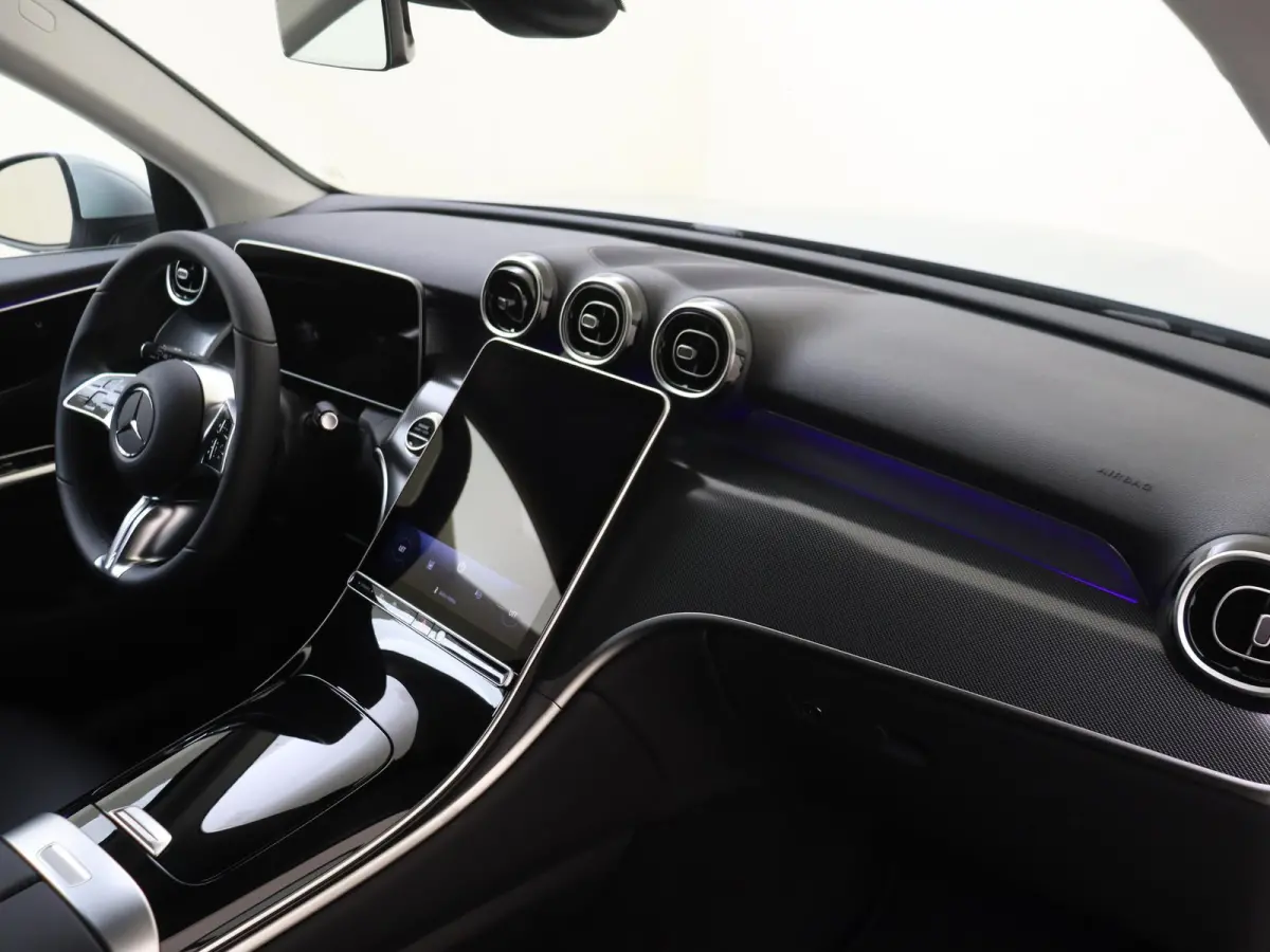 4MATIC Business Solution Luxury Carplay - Stoelverwarming - Achteruitrijcamera - 19 Inch - Elektrische Spiegels