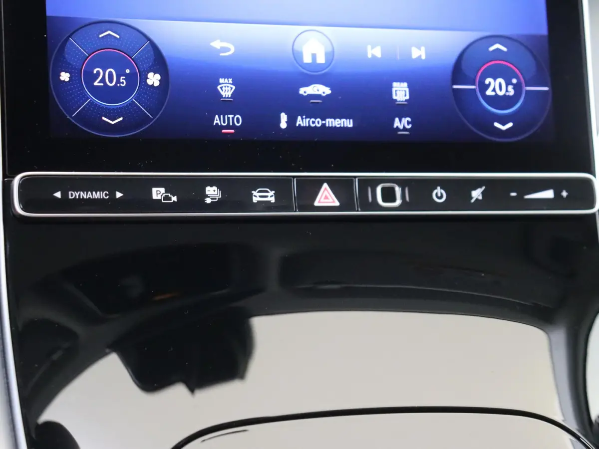 4MATIC Business Solution Luxury Carplay - Stoelverwarming - Achteruitrijcamera - 19 Inch - Elektrische Spiegels