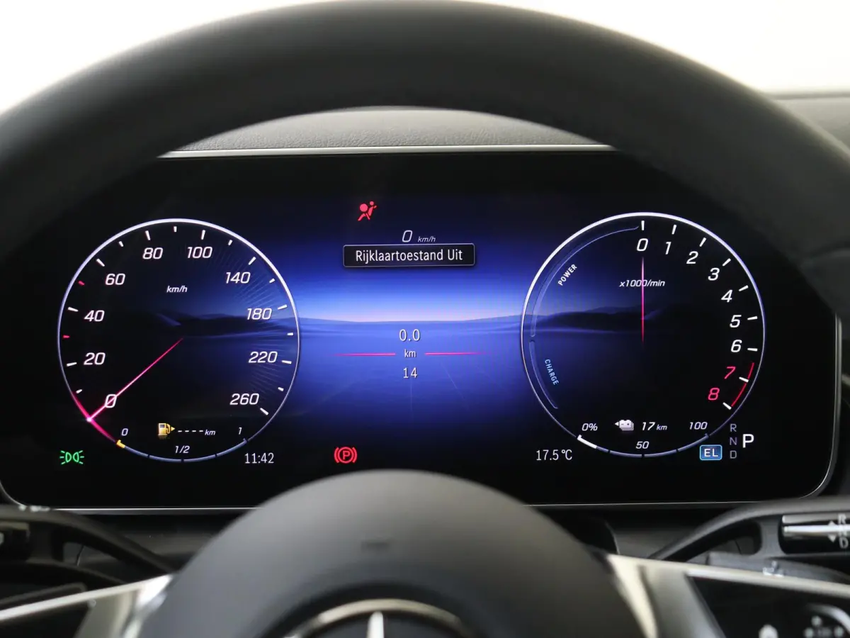 4MATIC Business Solution Luxury Carplay - Stoelverwarming - Achteruitrijcamera - 19 Inch - Elektrische Spiegels