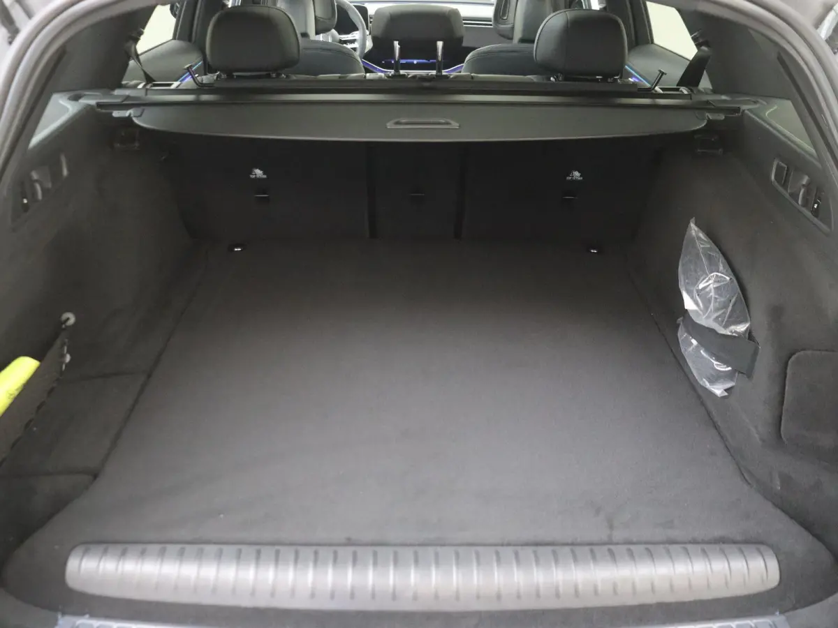 300 e Sport Edition Premium Plus - Leder - Luchtvering - Rijassistentie Pakket Plus - Nightpakket - 20 Inch