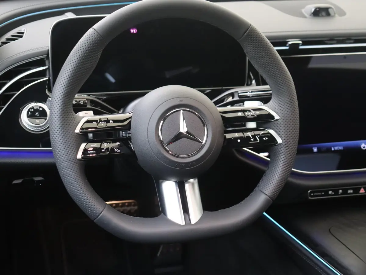 300 e Sport Edition Premium Plus - Leder - Luchtvering - Rijassistentie Pakket Plus - Nightpakket - 20 Inch