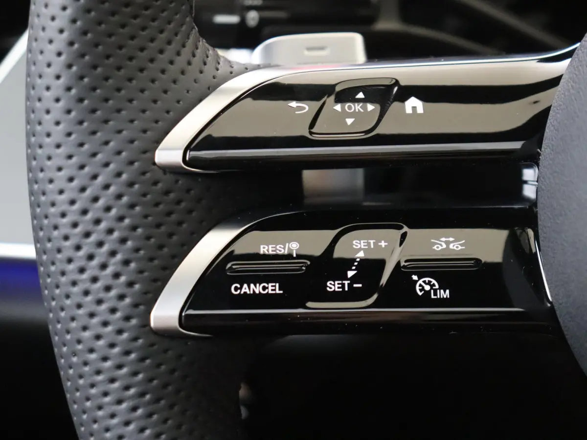 300 e Sport Edition / Premium Plus/ AMG/ Night/ 20 inch/ Burmester 4D/ Head Up