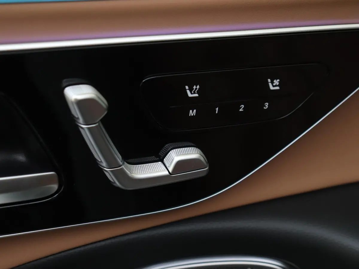 300 e Sport Edition / Premium Plus/ AMG/ Night/ 20 inch/ Burmester 4D/ Head Up