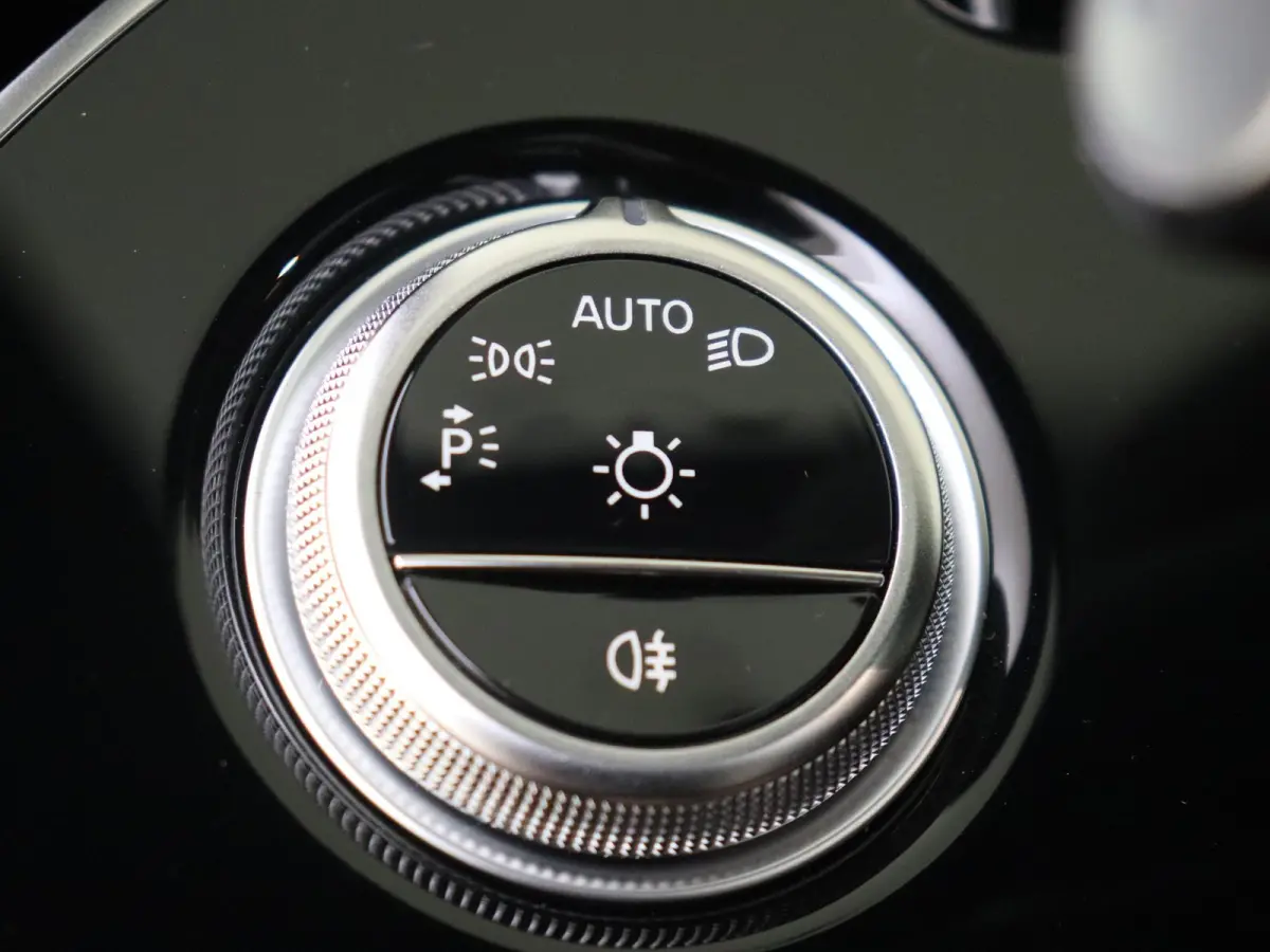 300 e Sport Edition / Premium Plus/ AMG/ Night/ 20 inch/ Burmester 4D/ Head Up