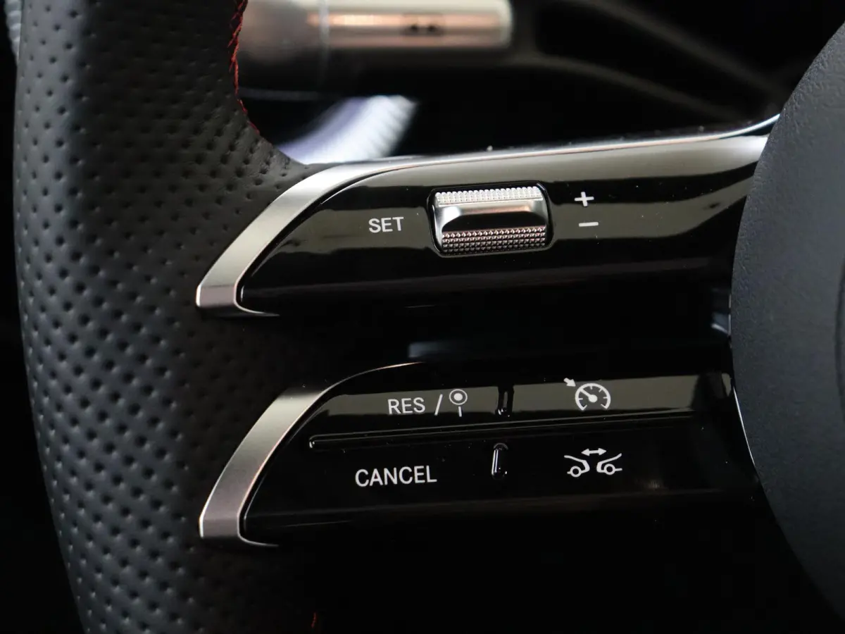 200 AMG Line / Stoelverwarming / Achteruitrijcamera /