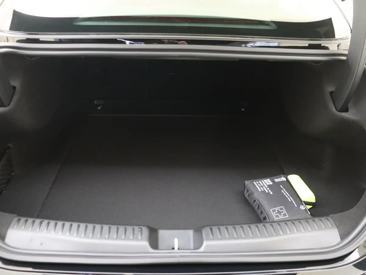 200 AMG Line / Stoelverwarming / Achteruitrijcamera /