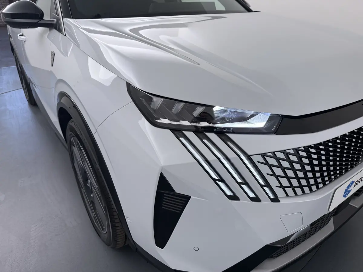 | Voorraad Voordeel € 6700 | GT Exclusive | Adaptieve cruise control met Stop&Go functie | Elektrische parkeerrem | Extra getinte achterste zijruiten en achterruit