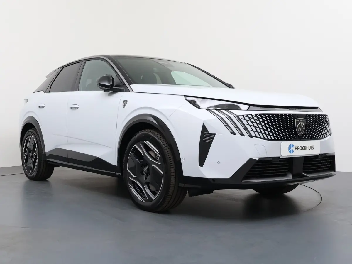 | Voorraad Voordeel € 6700 | GT Exclusive | Adaptieve cruise control met Stop&Go functie | Elektrische parkeerrem | Extra getinte achterste zijruiten en achterruit