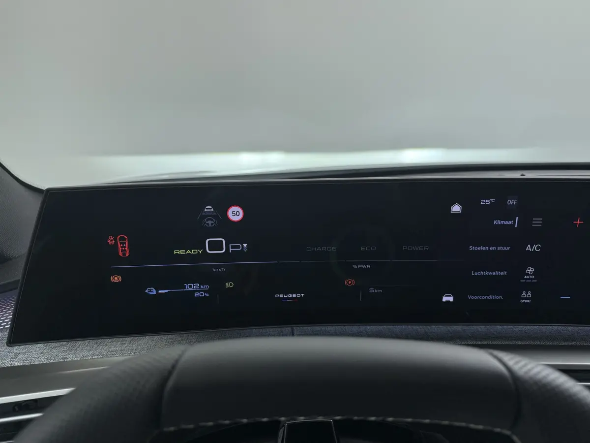 | Voorraad Voordeel € 6700 | GT Exclusive | Adaptieve cruise control met Stop&Go functie | Elektrische parkeerrem | Extra getinte achterste zijruiten en achterruit
