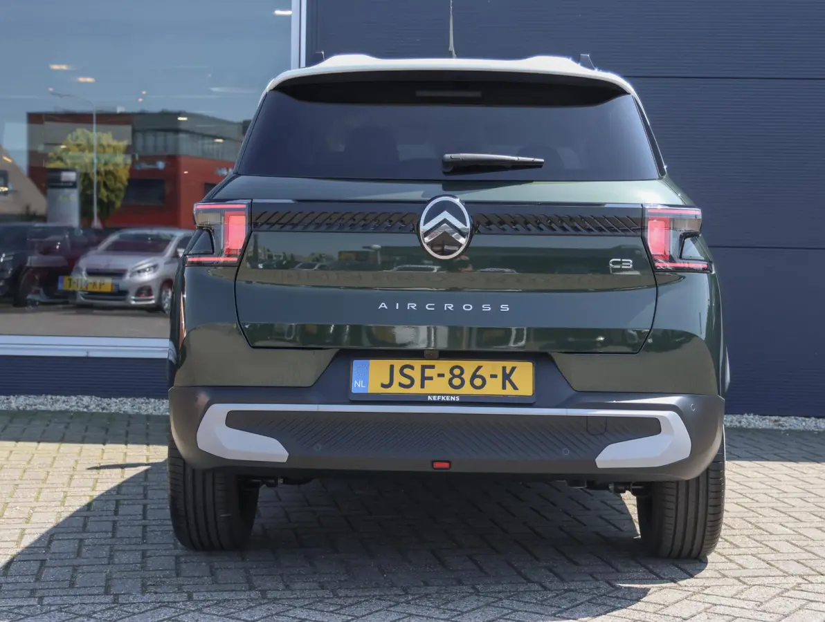 1.2 Hybrid 145pk Plus Automaat | Two-tone | Parkeersensoren | Climate Control | Apple Carplay & Android Auto