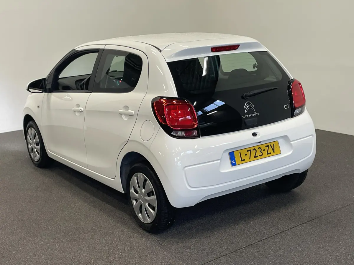 1.0 VTi Feel Airco Carplay Navigatie Achteruitrijcamera Techno Pack