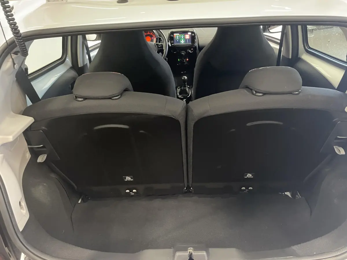 1.0 VTi Feel Airco Carplay Navigatie Achteruitrijcamera Techno Pack