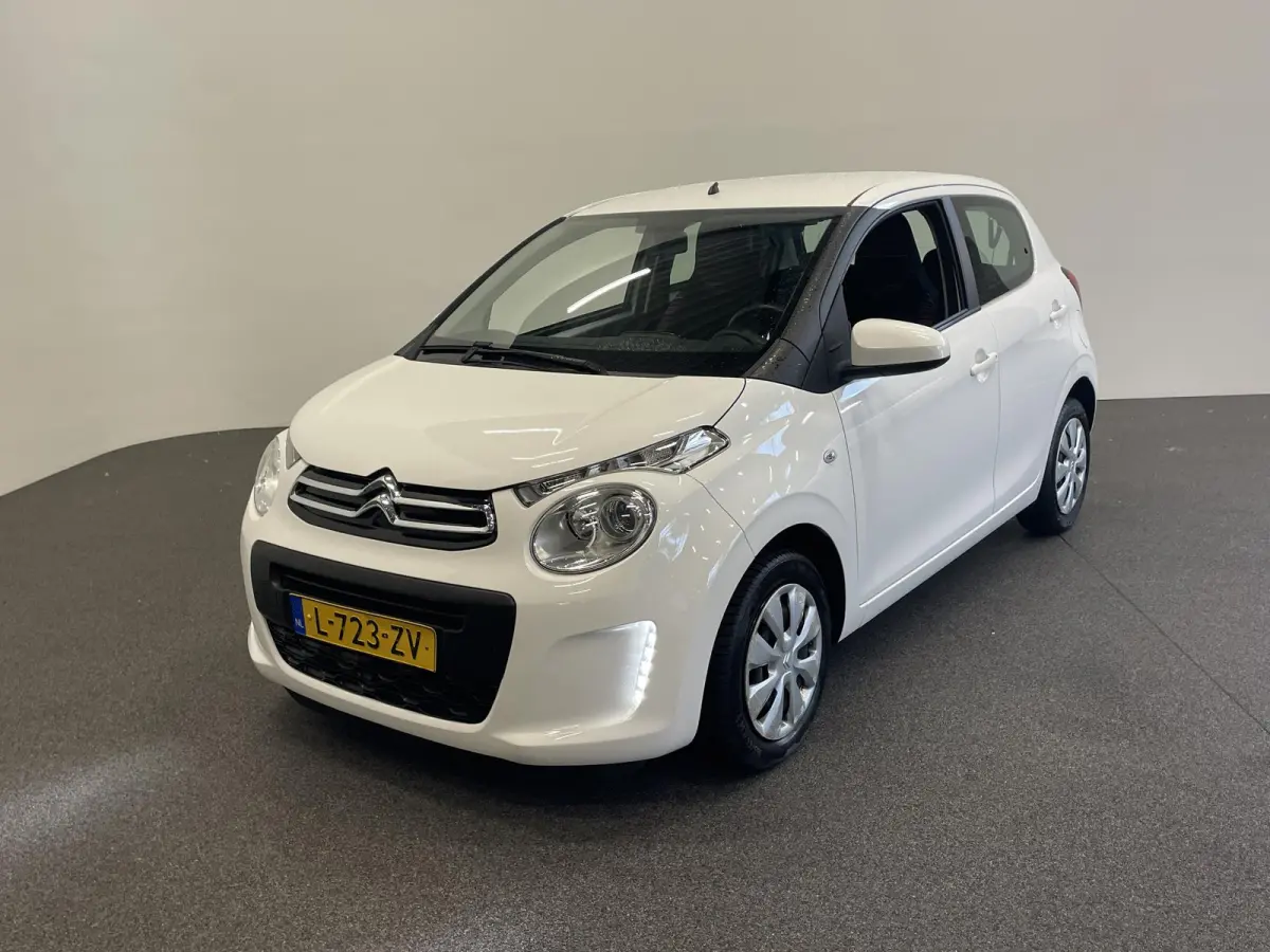 1.0 VTi Feel Airco Carplay Navigatie Achteruitrijcamera Techno Pack