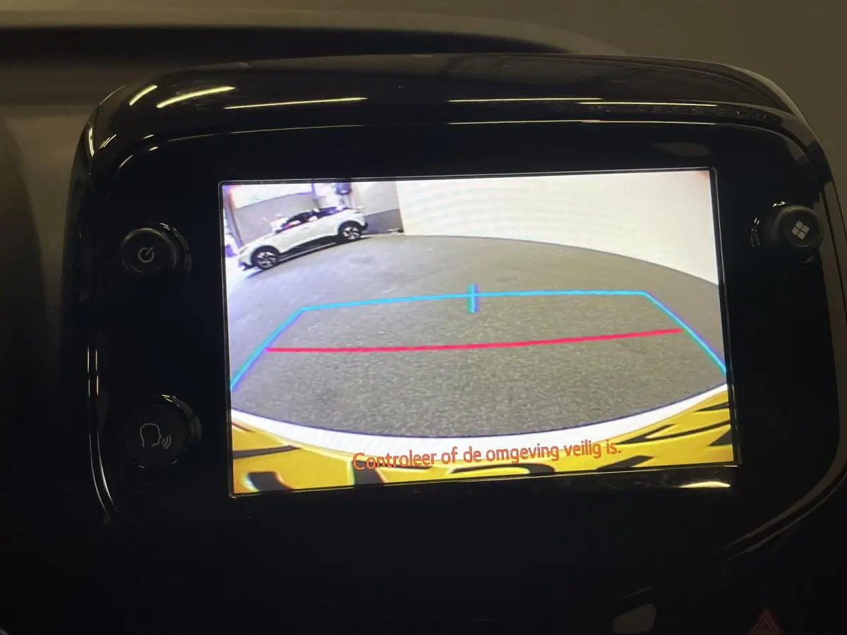 1.0 VTi Feel Airco Carplay Navigatie Achteruitrijcamera Techno Pack