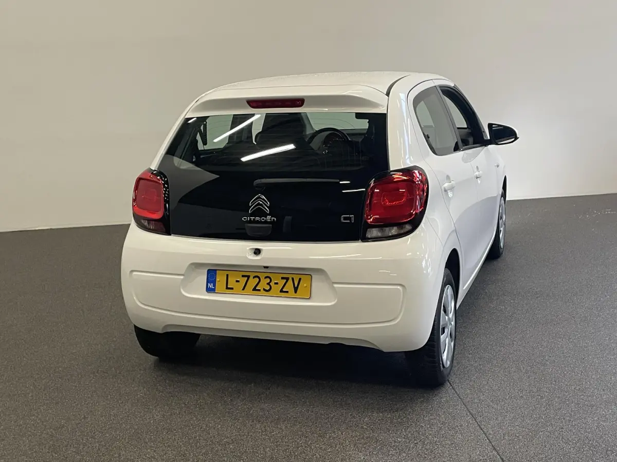 1.0 VTi Feel Airco Carplay Navigatie Achteruitrijcamera Techno Pack