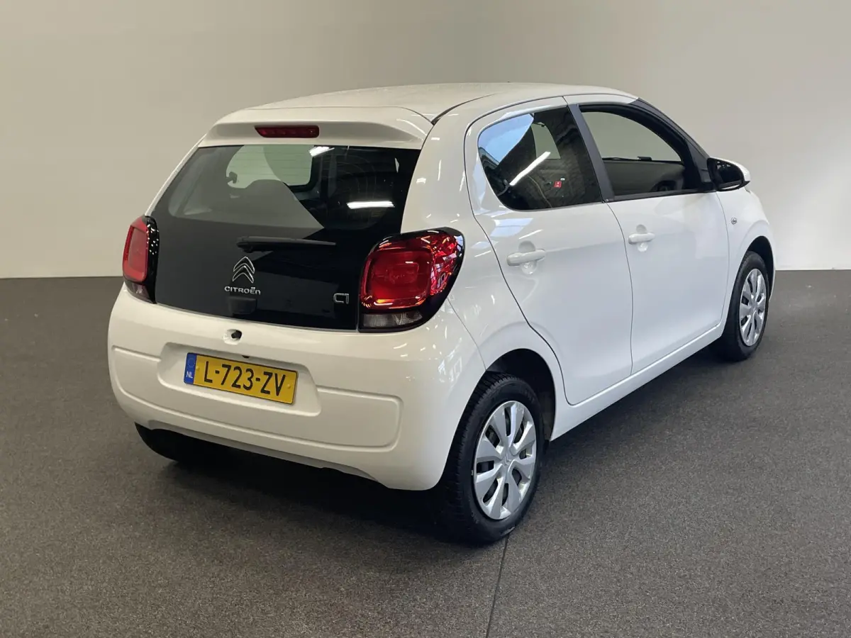 1.0 VTi Feel Airco Carplay Navigatie Achteruitrijcamera Techno Pack