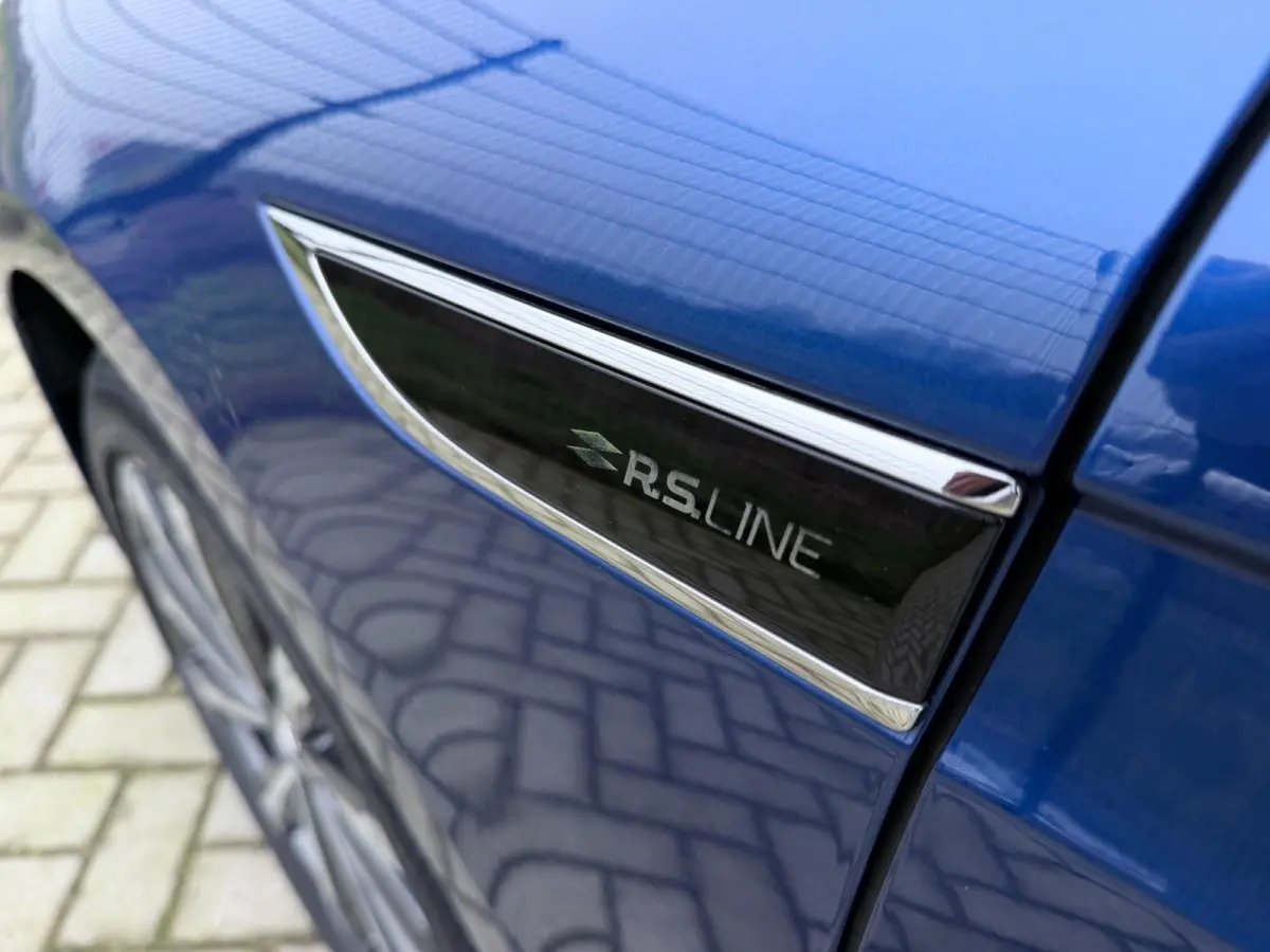 1.6 Plug-In Hybrid 160 R.S. Line | Camera | PDC | Keyless |