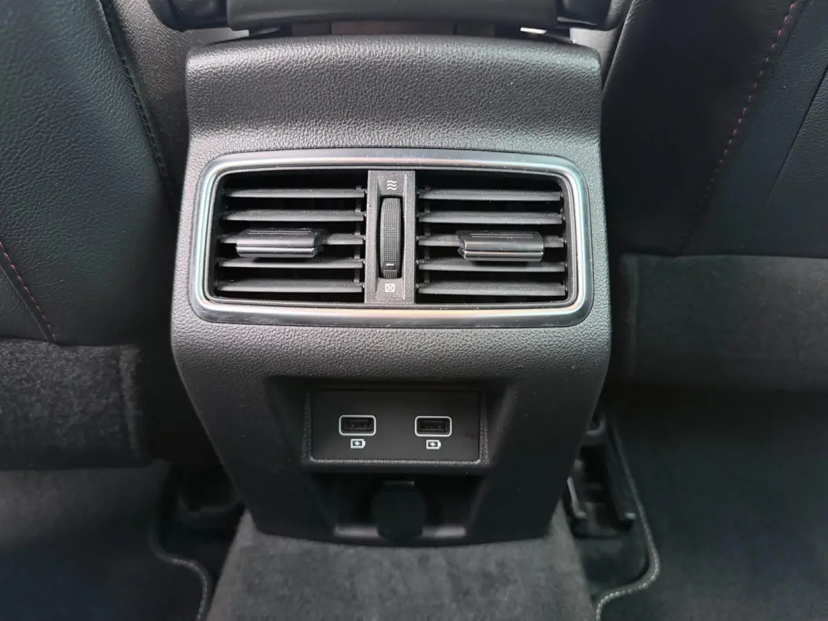 1.6 Plug-In Hybrid 160 R.S. Line | Camera | PDC | Keyless |