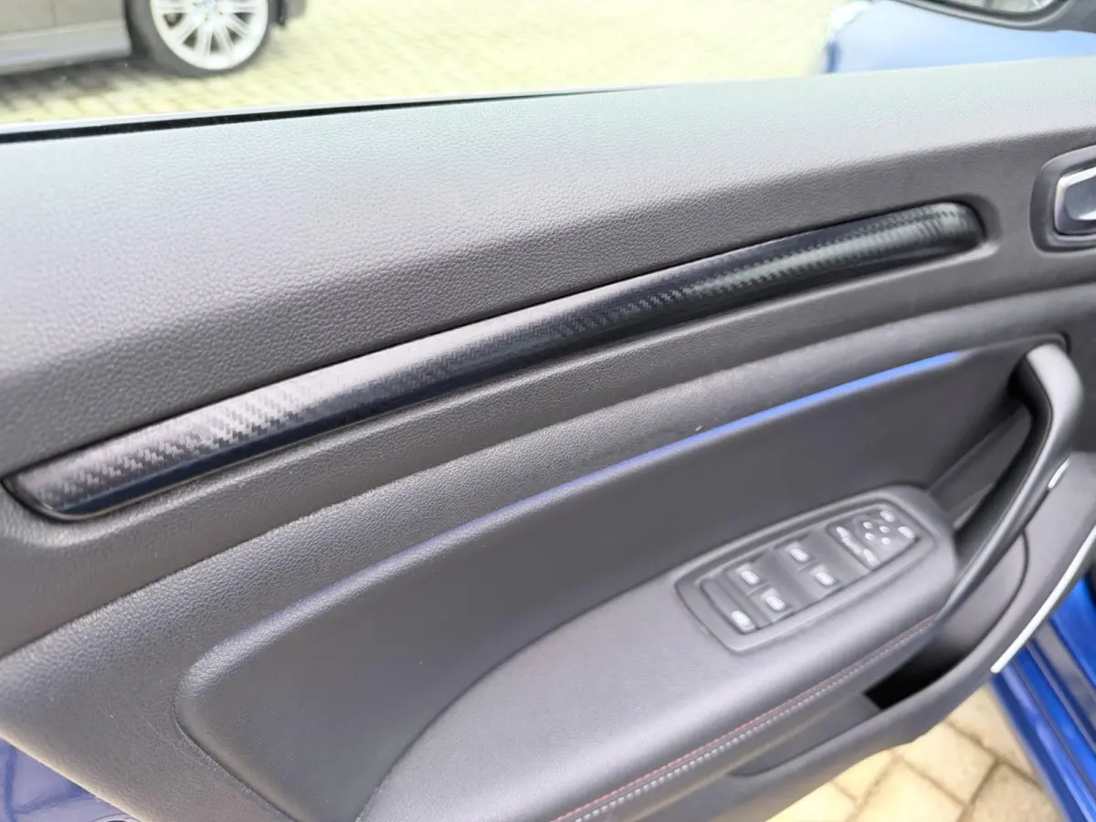 1.6 Plug-In Hybrid 160 R.S. Line | Camera | PDC | Keyless |