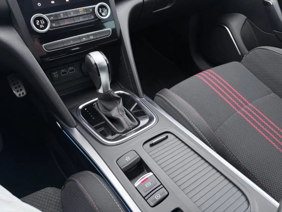 1.6 Plug-In Hybrid 160 R.S. Line | Camera | PDC | Keyless |