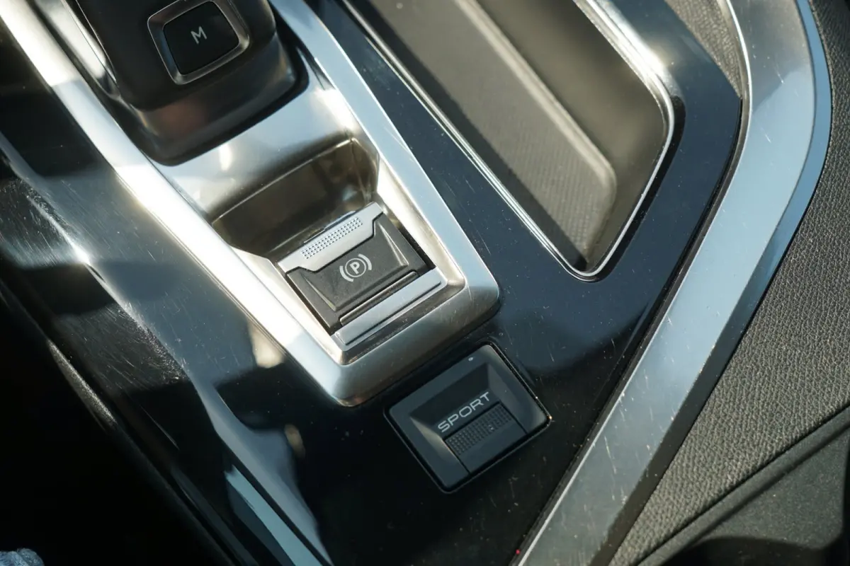 1.2 PureTech Allure AUT | Amazonite | Half-leder/Navi/Cruise/Carplay - Netjes