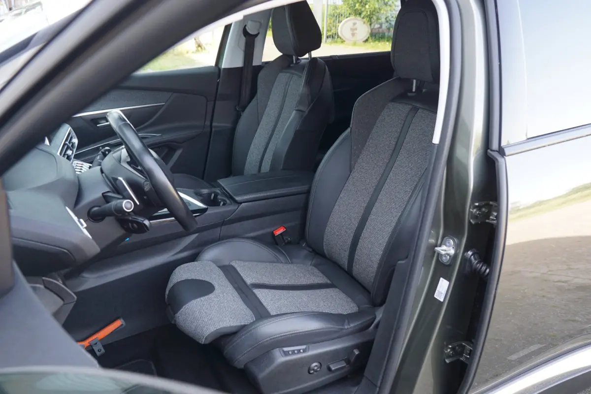 1.2 PureTech Allure AUT | Amazonite | Half-leder/Navi/Cruise/Carplay - Netjes