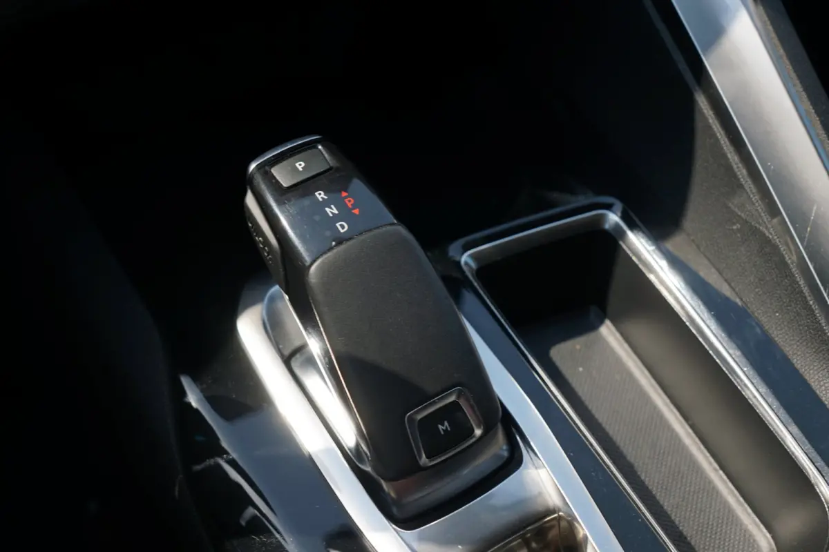 1.2 PureTech Allure AUT | Amazonite | Half-leder/Navi/Cruise/Carplay - Netjes