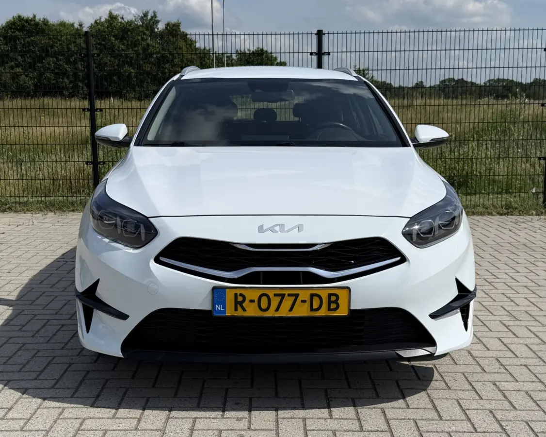 1.0 T-GDi DynamicLine | Achteruitrijcamera | PDC | Trekhaak | Carplay |