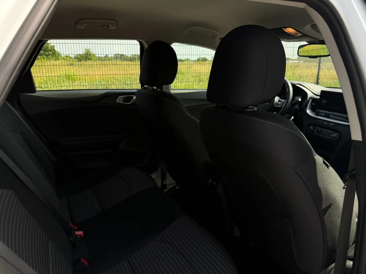 1.0 T-GDi DynamicLine | Achteruitrijcamera | PDC | Trekhaak | Carplay |