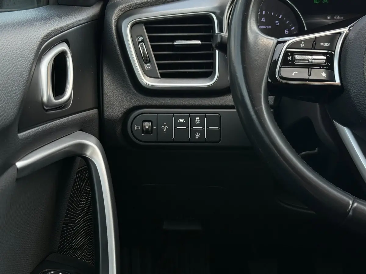 1.0 T-GDi DynamicLine | Achteruitrijcamera | PDC | Trekhaak | Carplay |