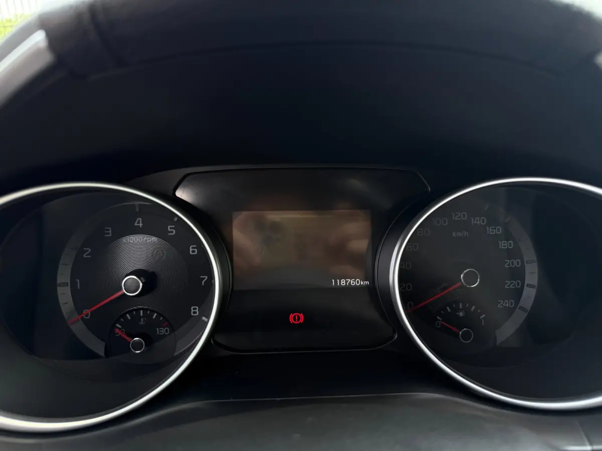 1.0 T-GDi DynamicLine | Achteruitrijcamera | PDC | Trekhaak | Carplay |