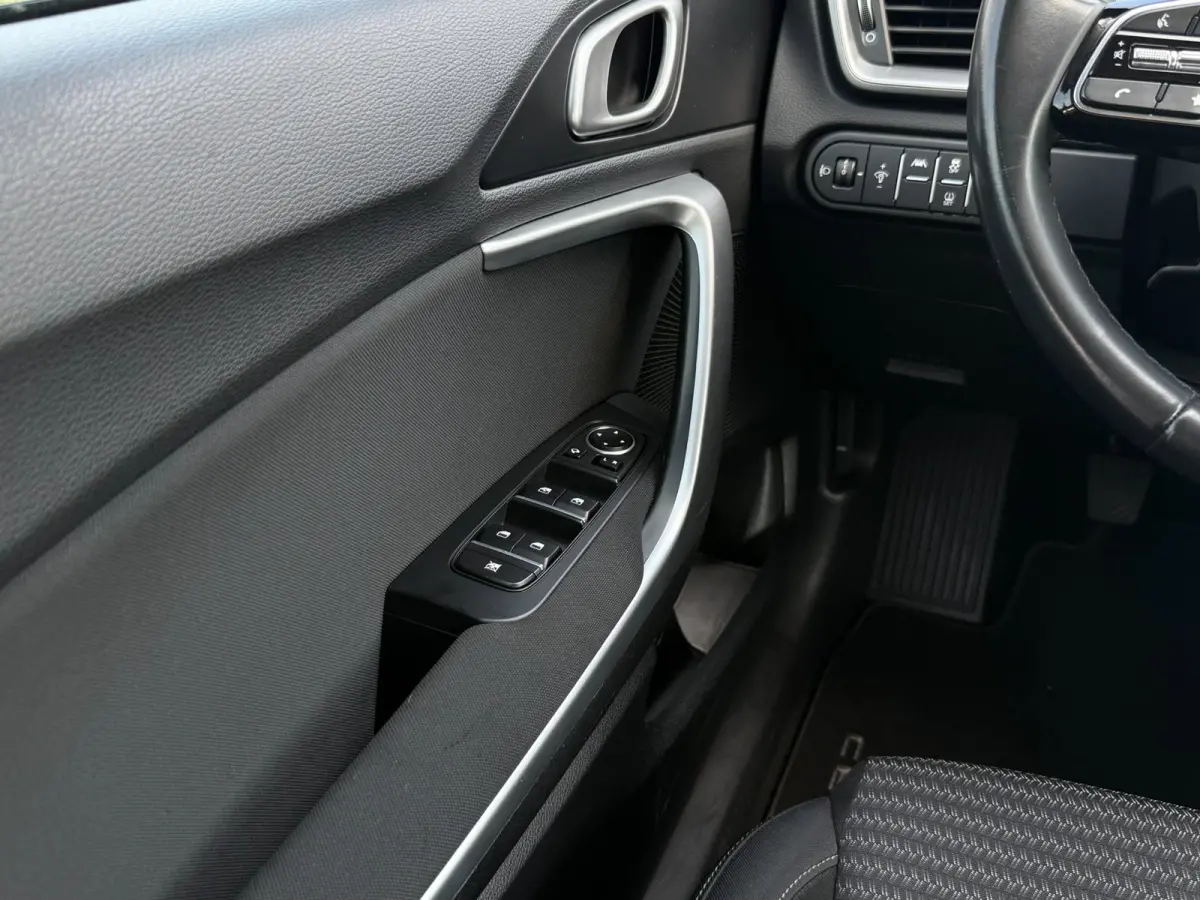 1.0 T-GDi DynamicLine | Achteruitrijcamera | PDC | Trekhaak | Carplay |