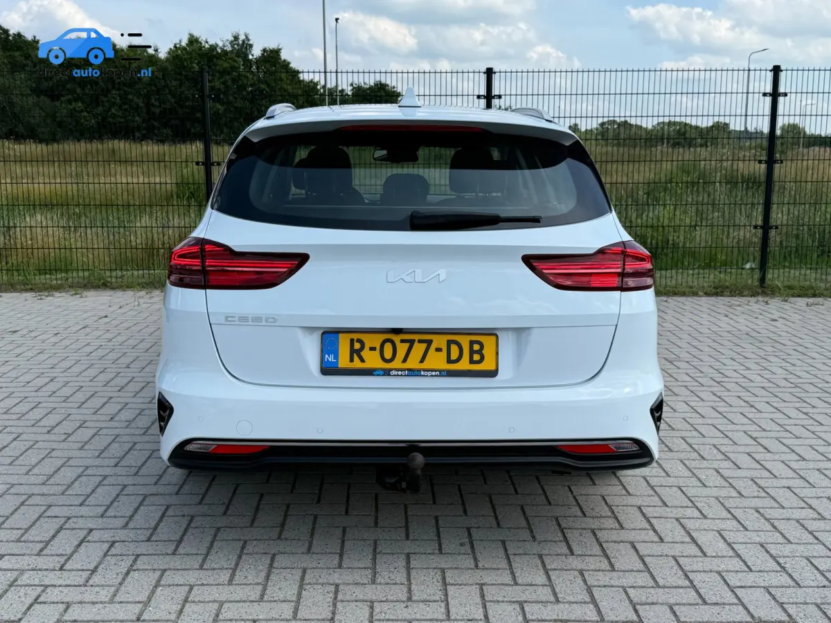1.0 T-GDi DynamicLine | Achteruitrijcamera | PDC | Trekhaak | Carplay |