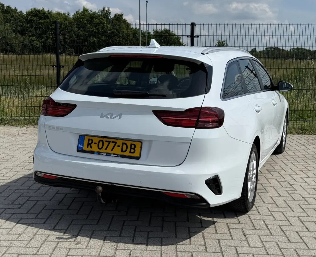 1.0 T-GDi DynamicLine | Achteruitrijcamera | PDC | Trekhaak | Carplay |