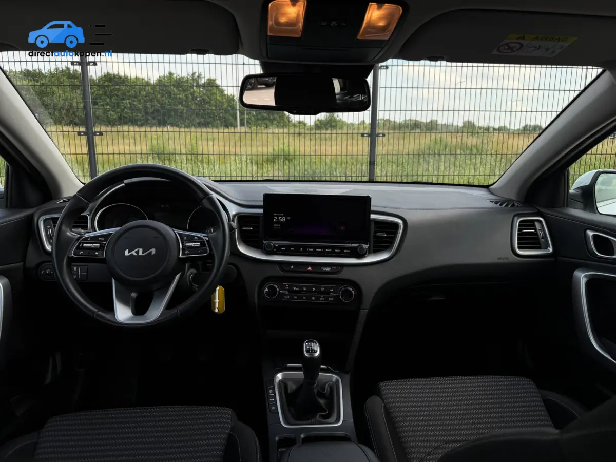1.0 T-GDi DynamicLine | Achteruitrijcamera | PDC | Trekhaak | Carplay |