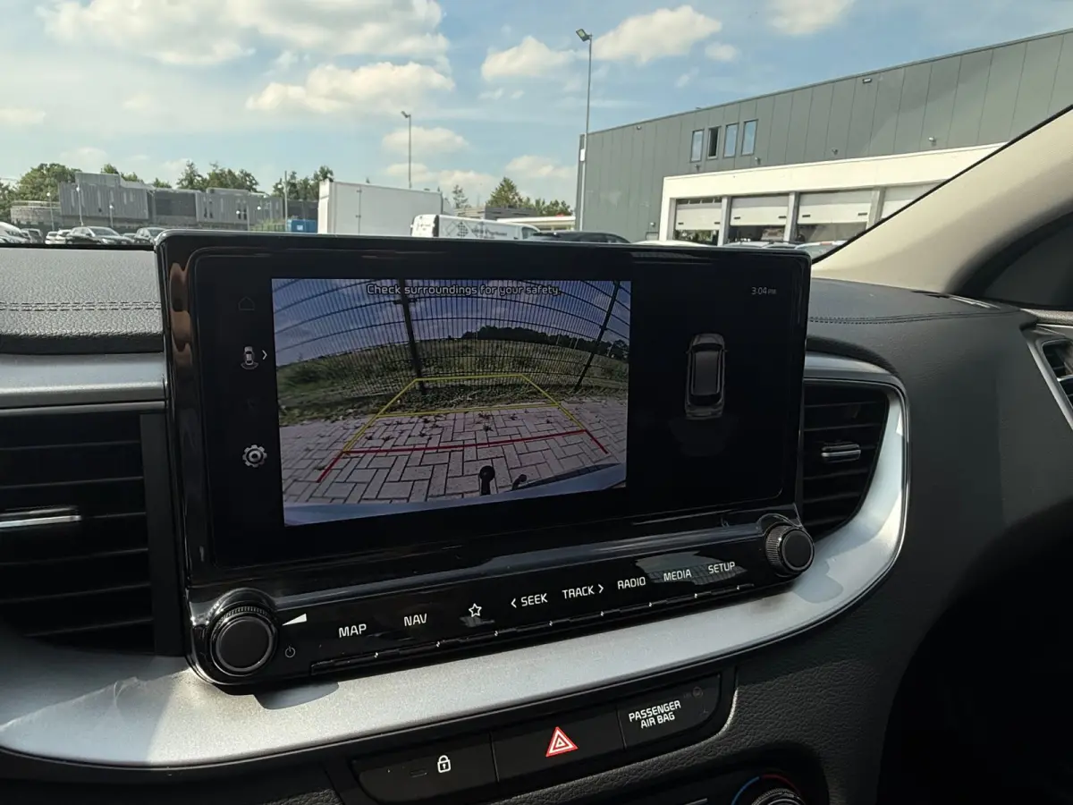 1.0 T-GDi DynamicLine | Achteruitrijcamera | PDC | Trekhaak | Carplay |