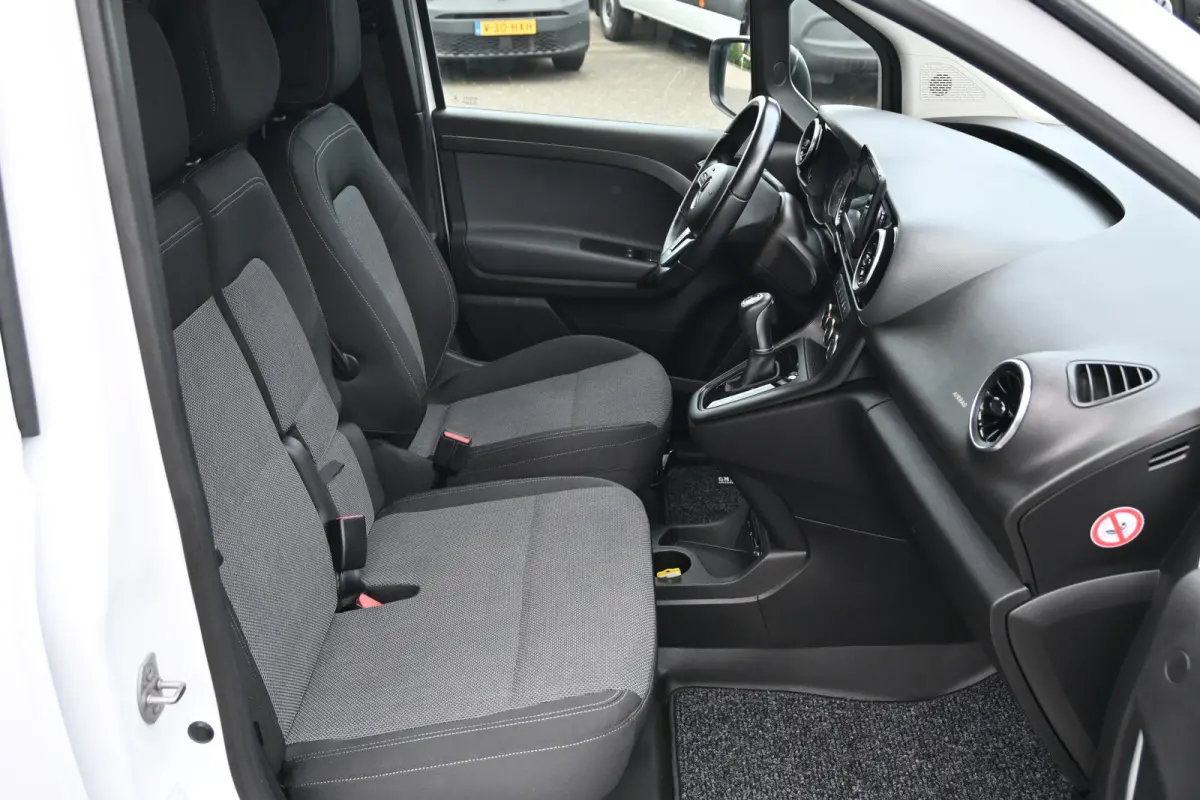 110 CDI L1 Pro 3-Zits, Camera, Apple Carplay/Android Auto