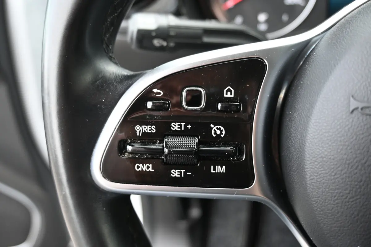 110 CDI L1 Pro 3-Zits, Camera, Apple Carplay/Android Auto